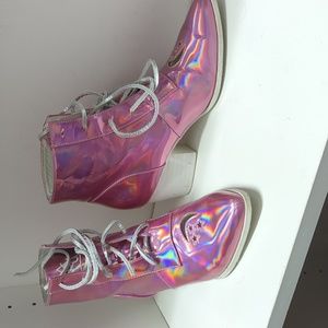 Yru aura holographic pink boots